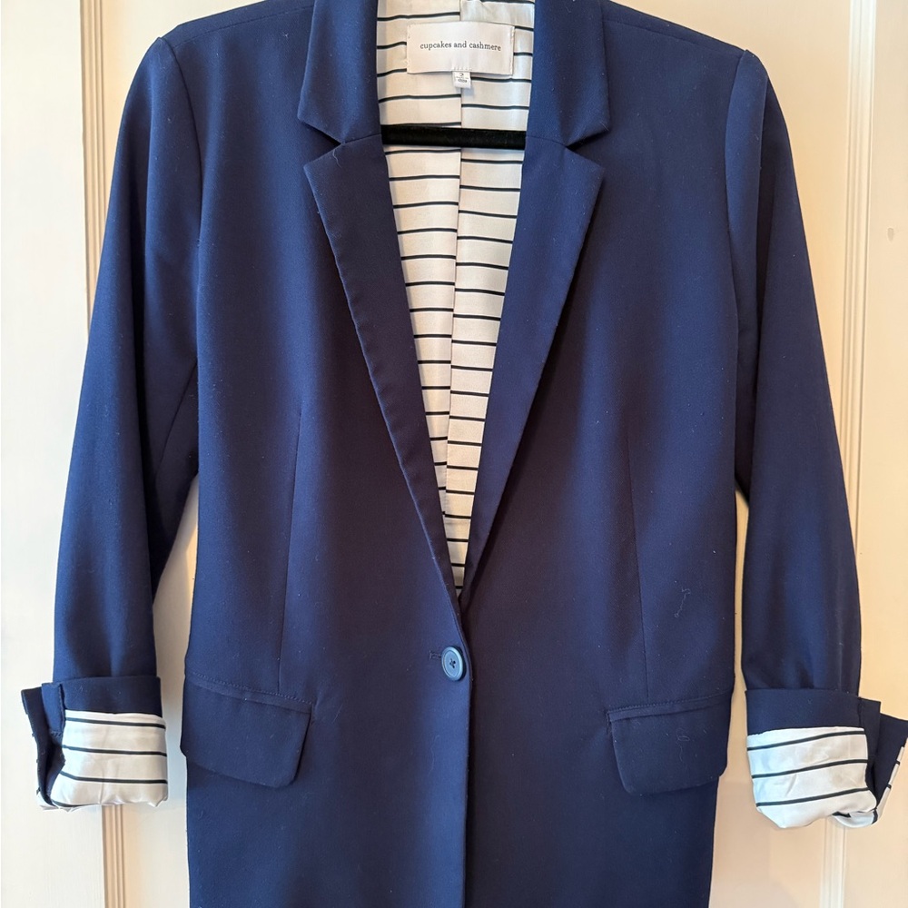 cupcakes & cashmere Navy‎ Single-Button Notch Lapel Blazer